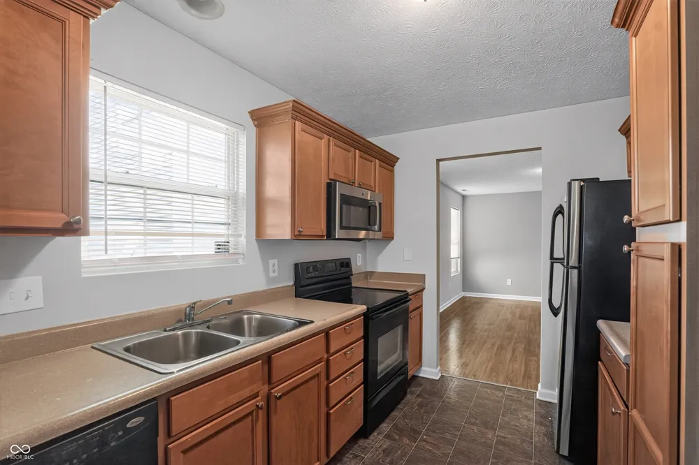 11311 Cuyahoga Drive Indianapolis, IN 46235