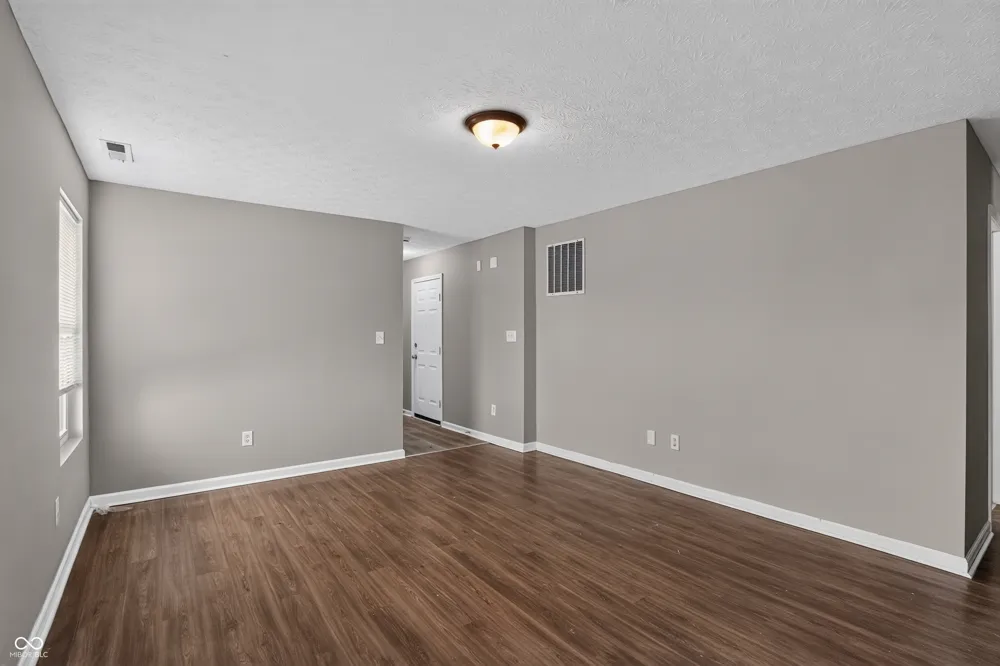 11311 Cuyahoga Drive Indianapolis, IN 46235
