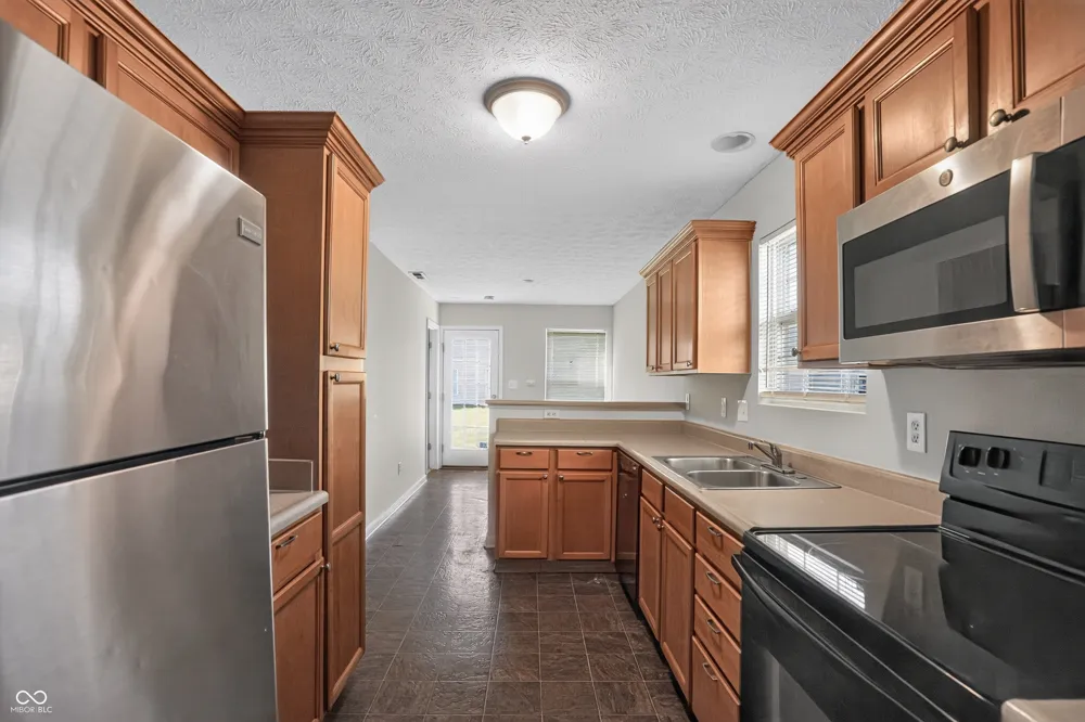 11311 Cuyahoga Drive Indianapolis, IN 46235