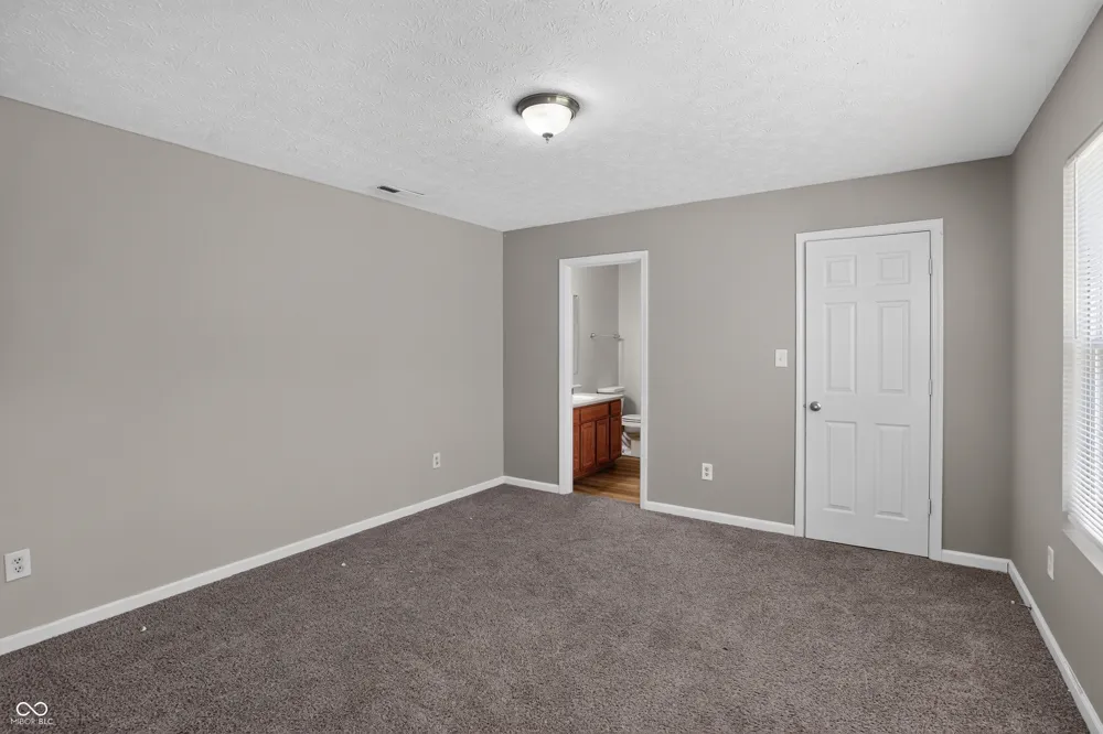11311 Cuyahoga Drive Indianapolis, IN 46235