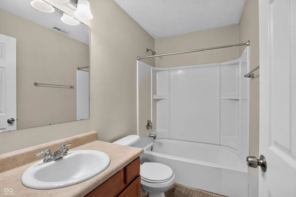11311 Cuyahoga Drive Indianapolis, IN 46235