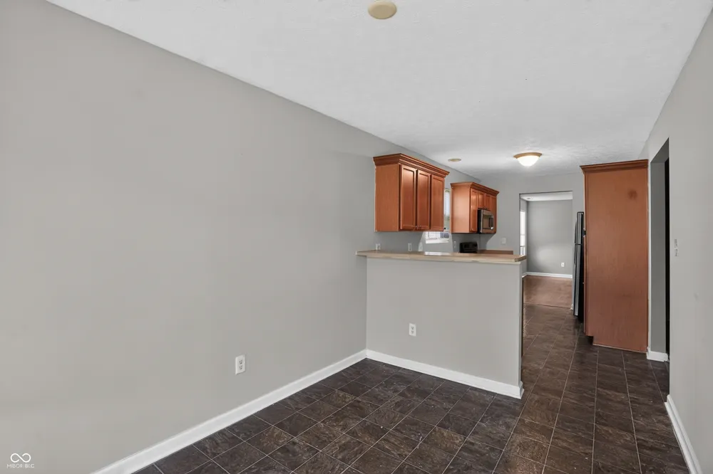 11311 Cuyahoga Drive Indianapolis, IN 46235