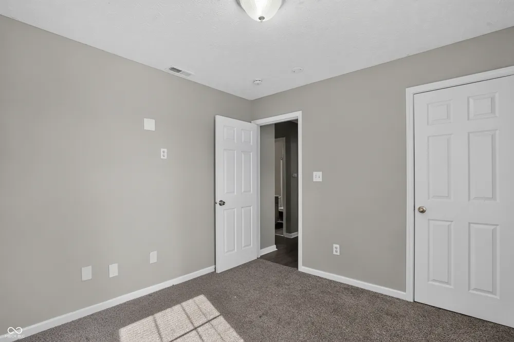 11311 Cuyahoga Drive Indianapolis, IN 46235