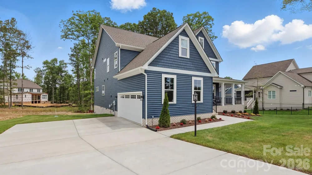 6095 Diamond Place Harrisburg, NC 28075