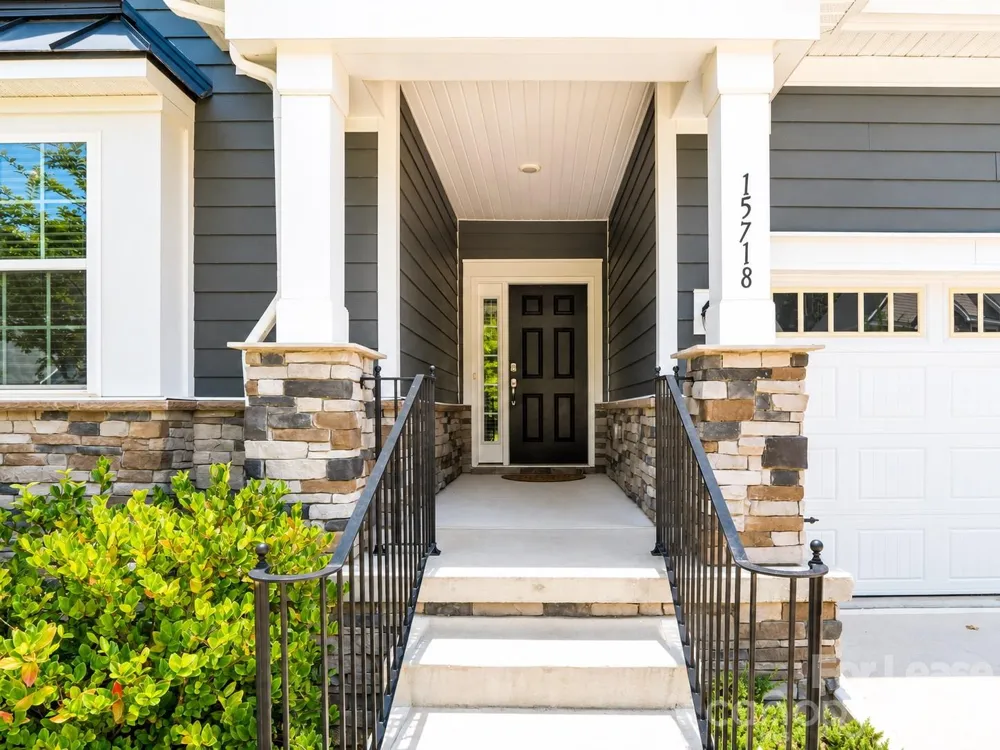 15718 Aviary Orchard Way Charlotte, NC 28278