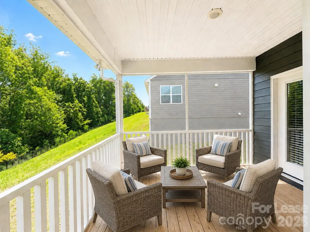 15718 Aviary Orchard Way Charlotte, NC 28278