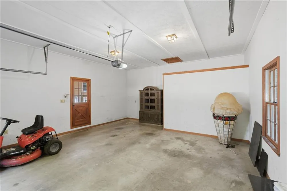 724 Clarke Trail Dacula, GA 30019