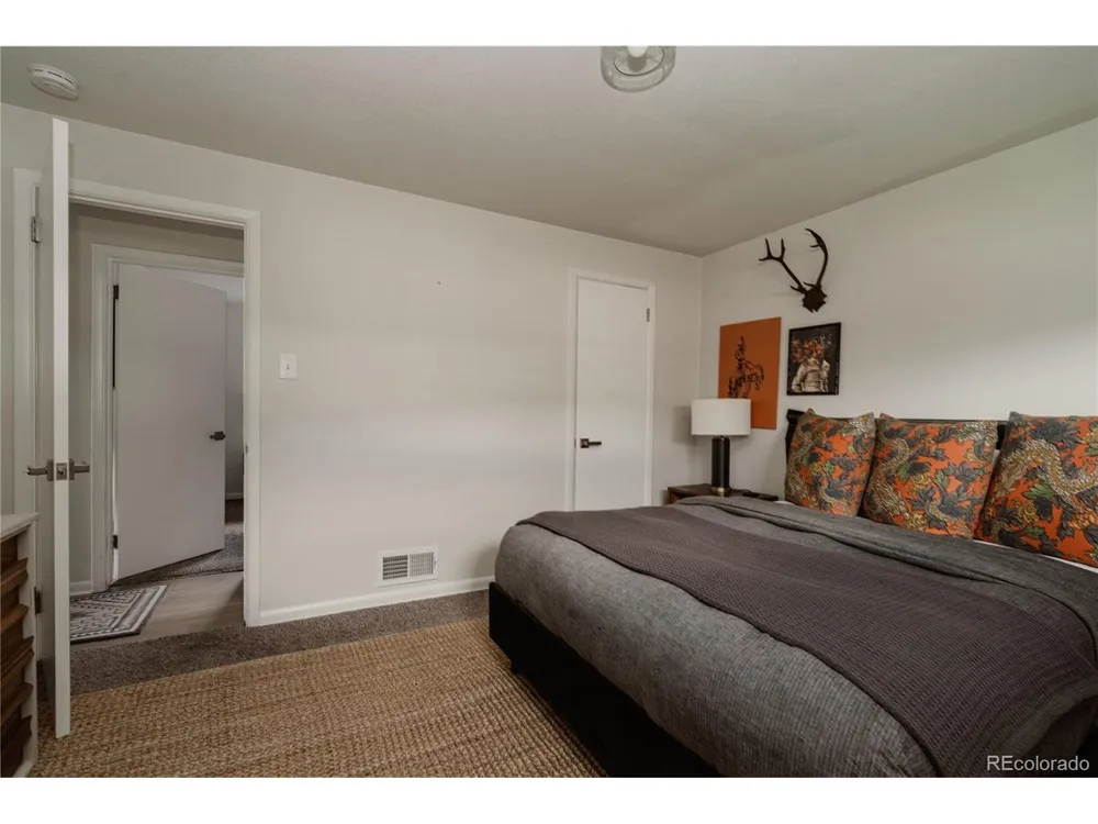3233 Jasmine Street Denver, CO 80207