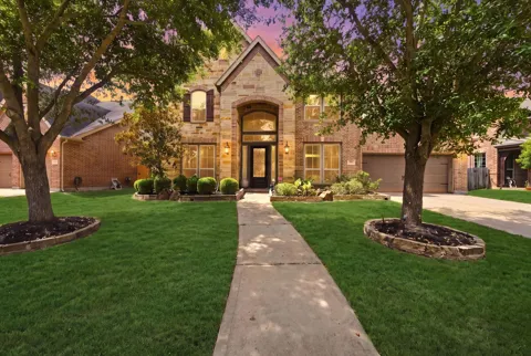 3923 Pebble Heights Lane
