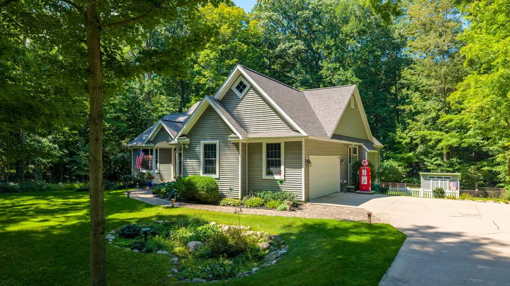 1130 Fallbrook Trail Allegan, MI 49010