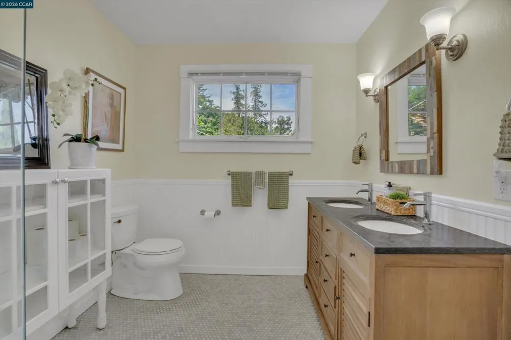 10 Green St Martinez, CA 94553