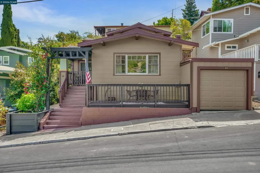 10 Green St Martinez, CA 94553