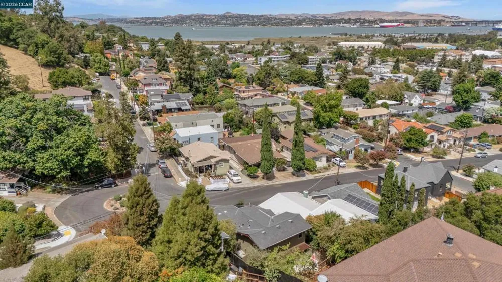 10 Green St Martinez, CA 94553