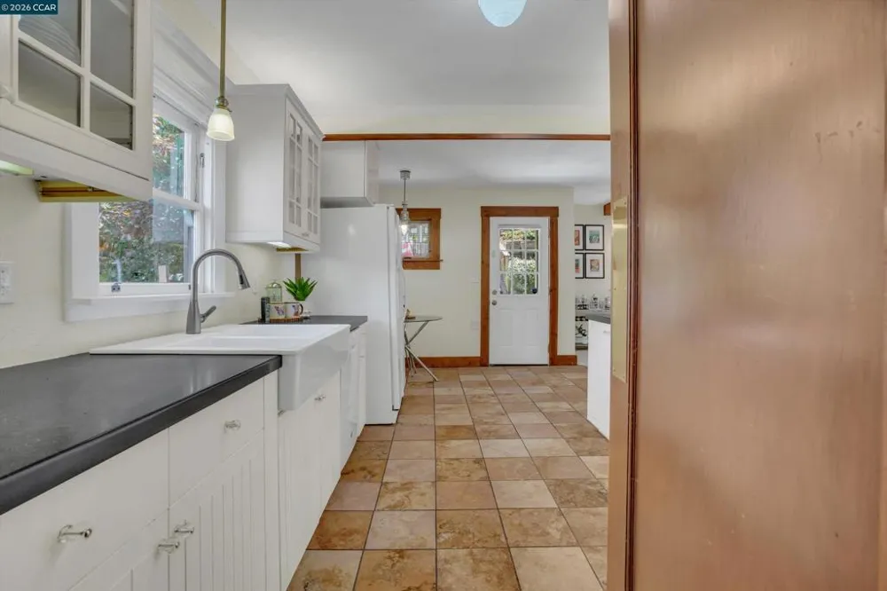 10 Green St Martinez, CA 94553