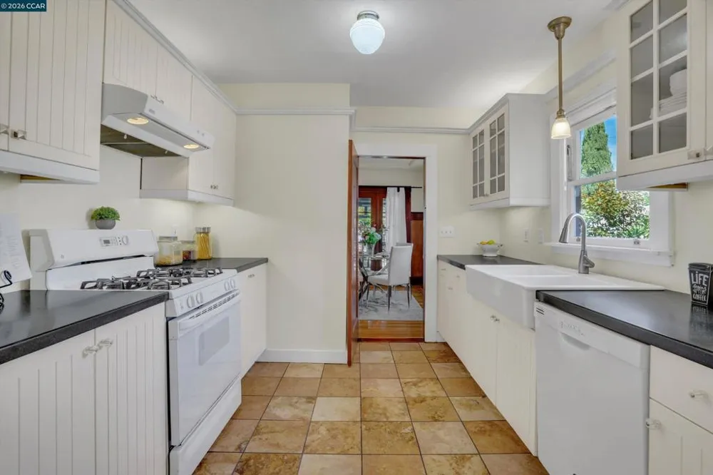 10 Green St Martinez, CA 94553