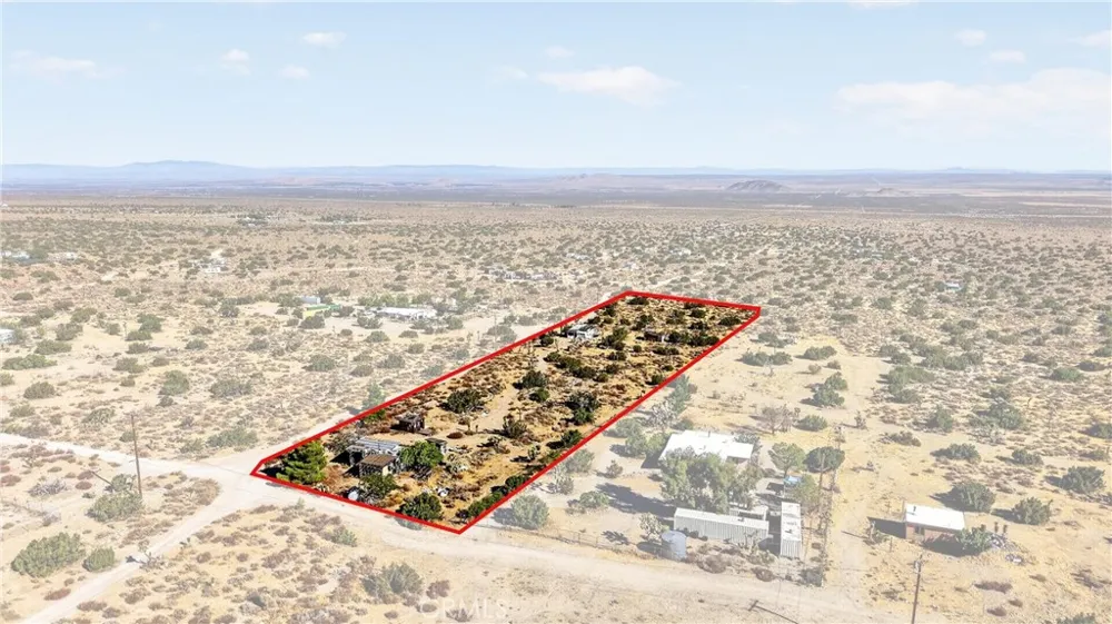 23503 E Avenue Z Llano, CA 93544