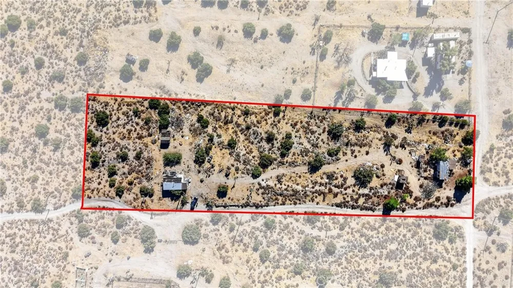 23503 E Avenue Z Llano, CA 93544