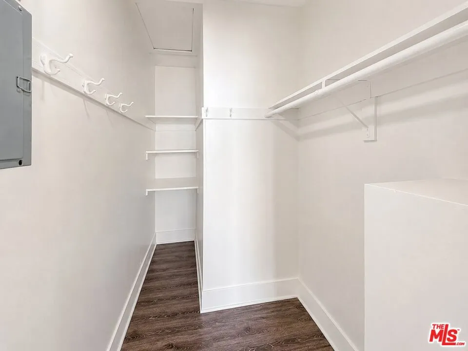 1238 W Adams Boulevard #8 Los Angeles, CA 90007