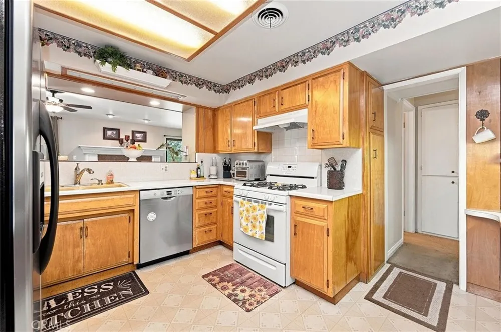 5105 Golden Riverside, CA 92505
