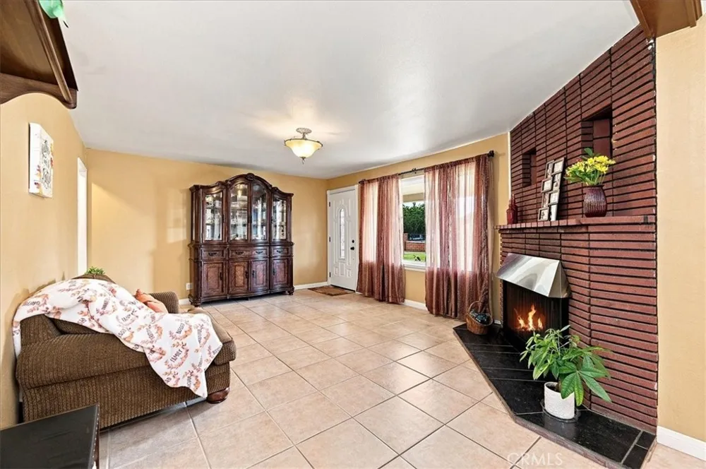 5105 Golden Riverside, CA 92505