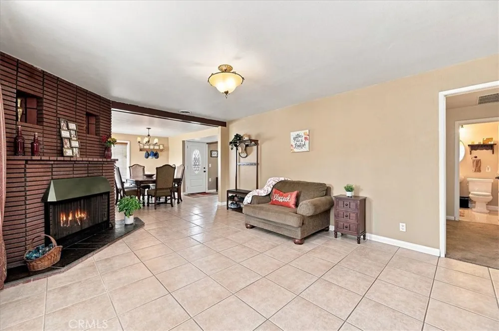 5105 Golden Riverside, CA 92505