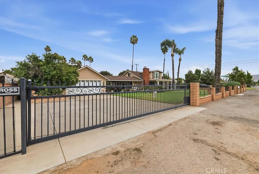 5105 Golden Riverside, CA 92505