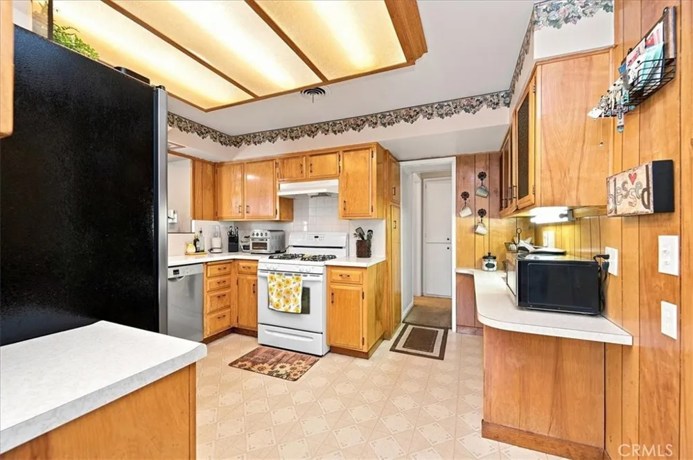 5105 Golden Riverside, CA 92505