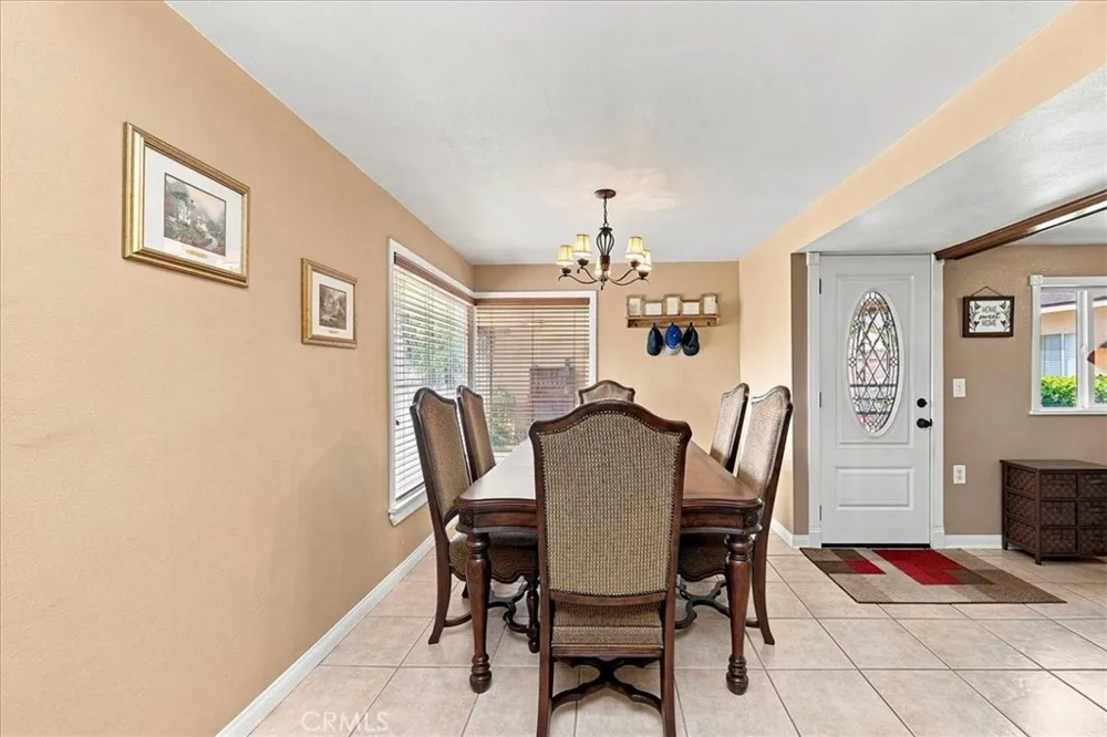 5105 Golden Riverside, CA 92505