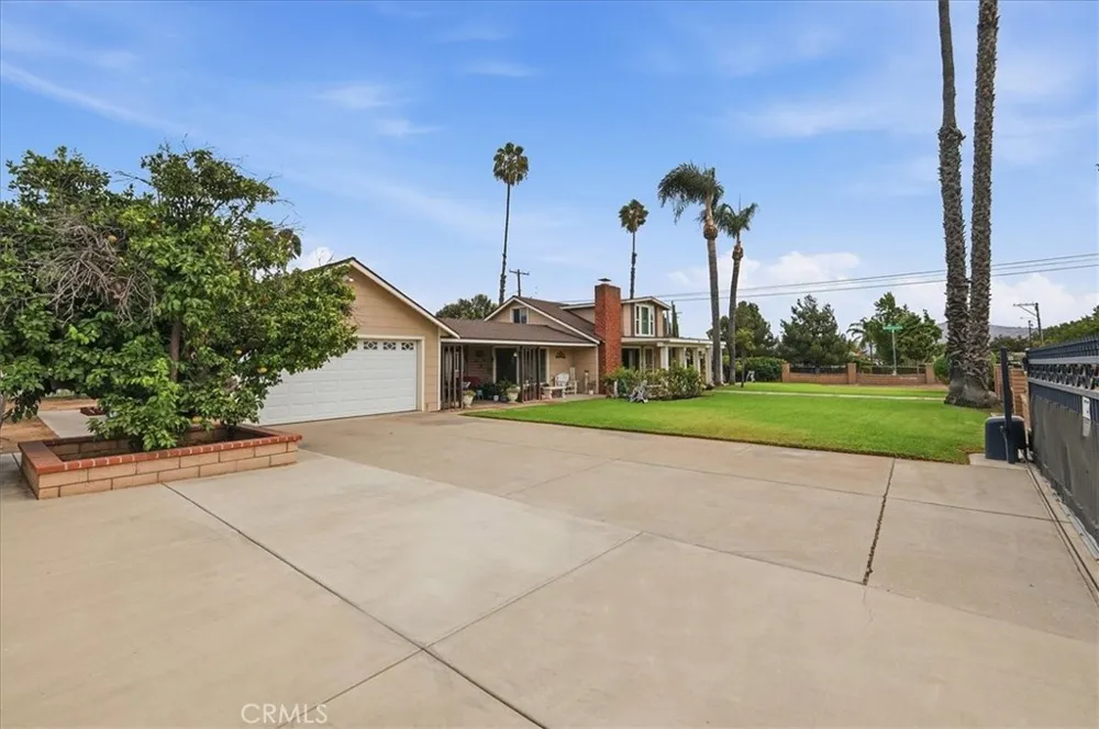 5105 Golden Riverside, CA 92505