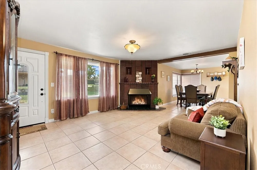 5105 Golden Riverside, CA 92505
