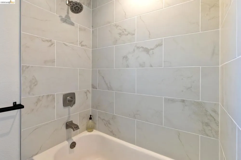 6124 Laird Ave Oakland, CA 94605