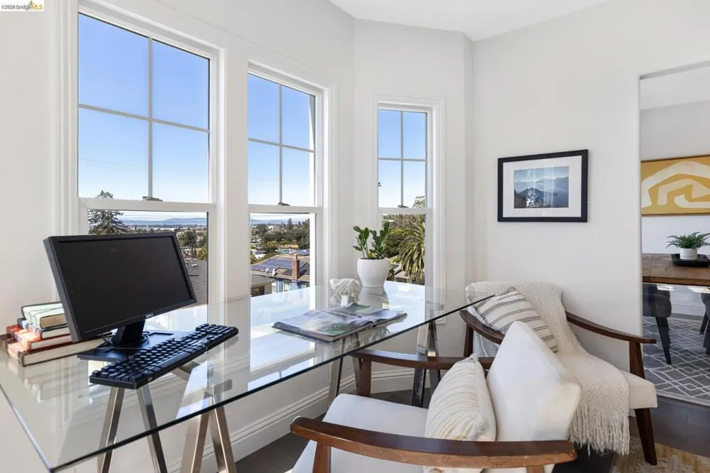 6124 Laird Ave Oakland, CA 94605