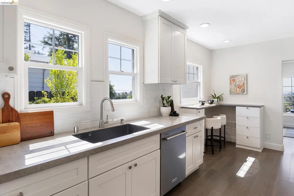 6124 Laird Ave Oakland, CA 94605