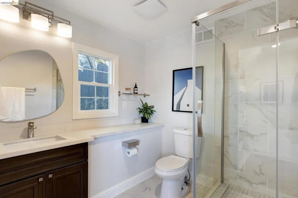 6124 Laird Ave Oakland, CA 94605