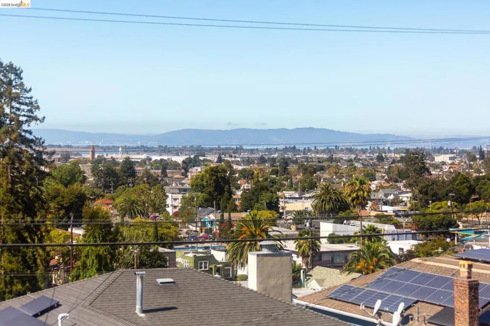 6124 Laird Ave Oakland, CA 94605