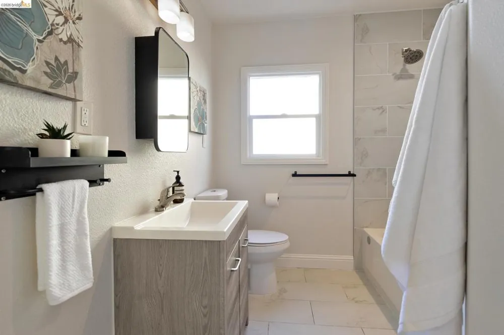 6124 Laird Ave Oakland, CA 94605