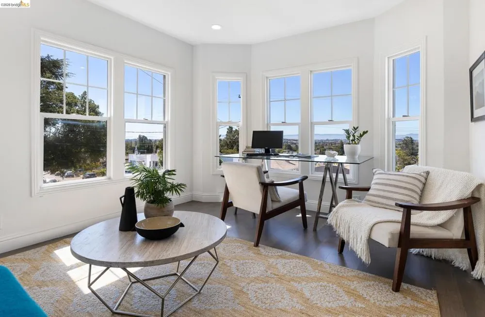 6124 Laird Ave Oakland, CA 94605