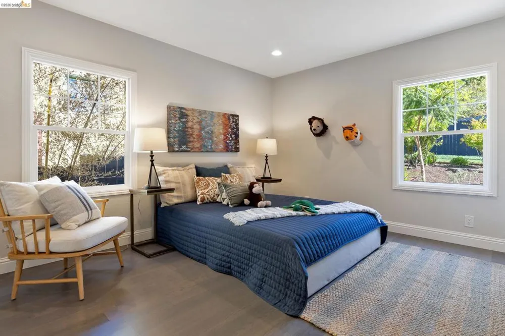 6124 Laird Ave Oakland, CA 94605