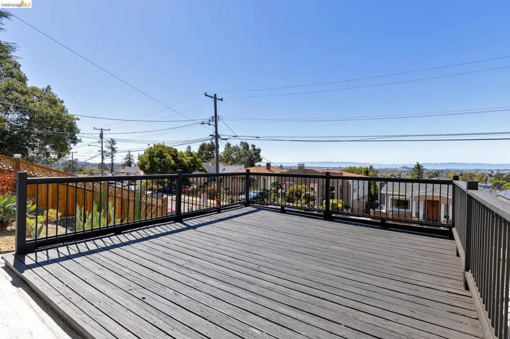 6124 Laird Ave Oakland, CA 94605