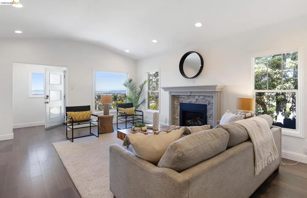 6124 Laird Ave Oakland, CA 94605