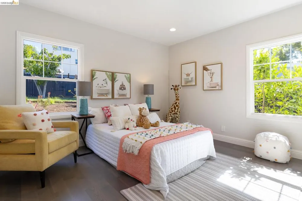 6124 Laird Ave Oakland, CA 94605