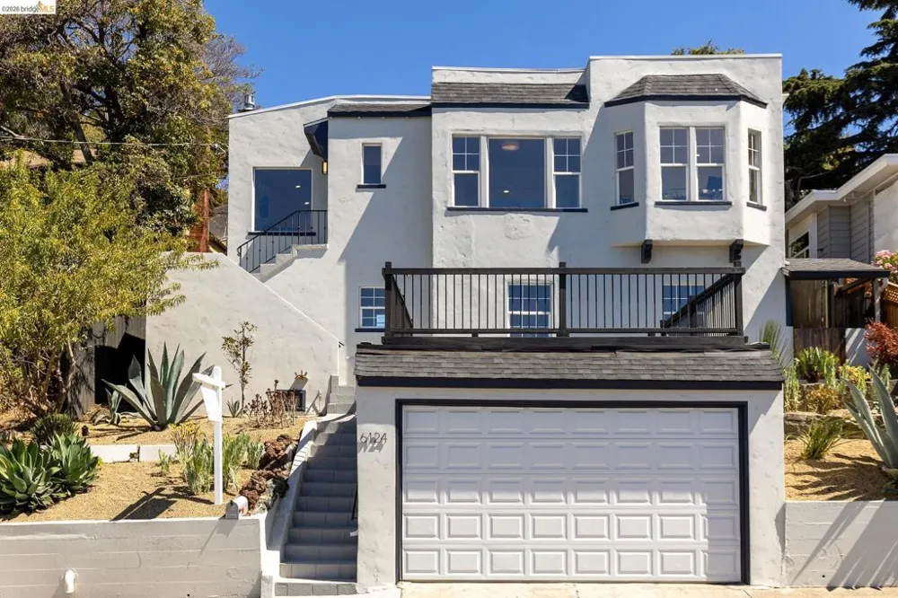 6124 Laird Ave Oakland, CA 94605