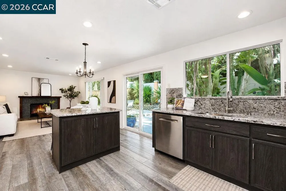 508 Ross Circle Martinez, CA 94553