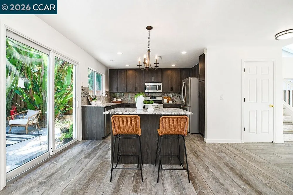 508 Ross Circle Martinez, CA 94553