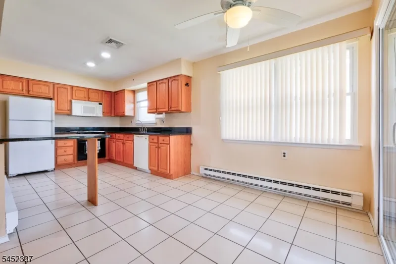 6 PHILLIPS RD Brick, NJ 08724