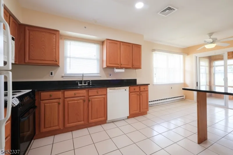 6 PHILLIPS RD Brick, NJ 08724