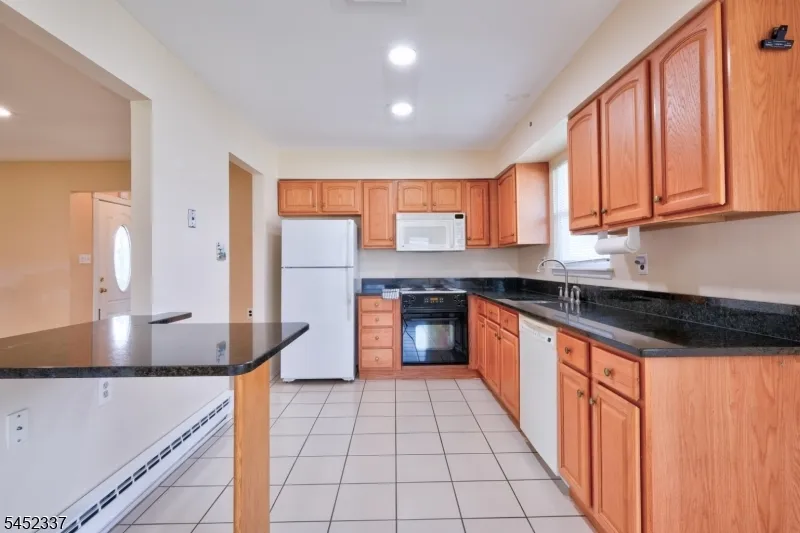 6 PHILLIPS RD Brick, NJ 08724
