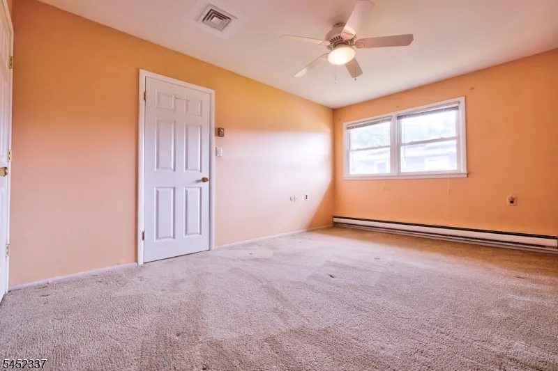 6 PHILLIPS RD Brick, NJ 08724