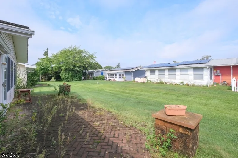 6 PHILLIPS RD Brick, NJ 08724