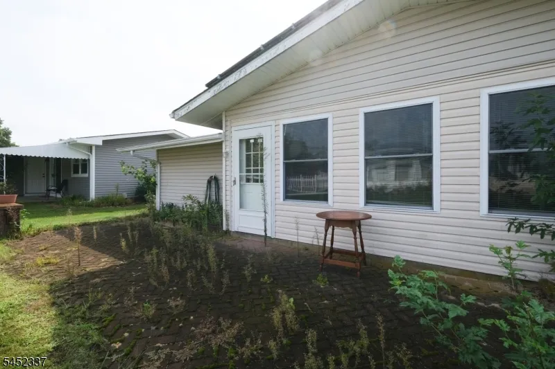 6 PHILLIPS RD Brick, NJ 08724